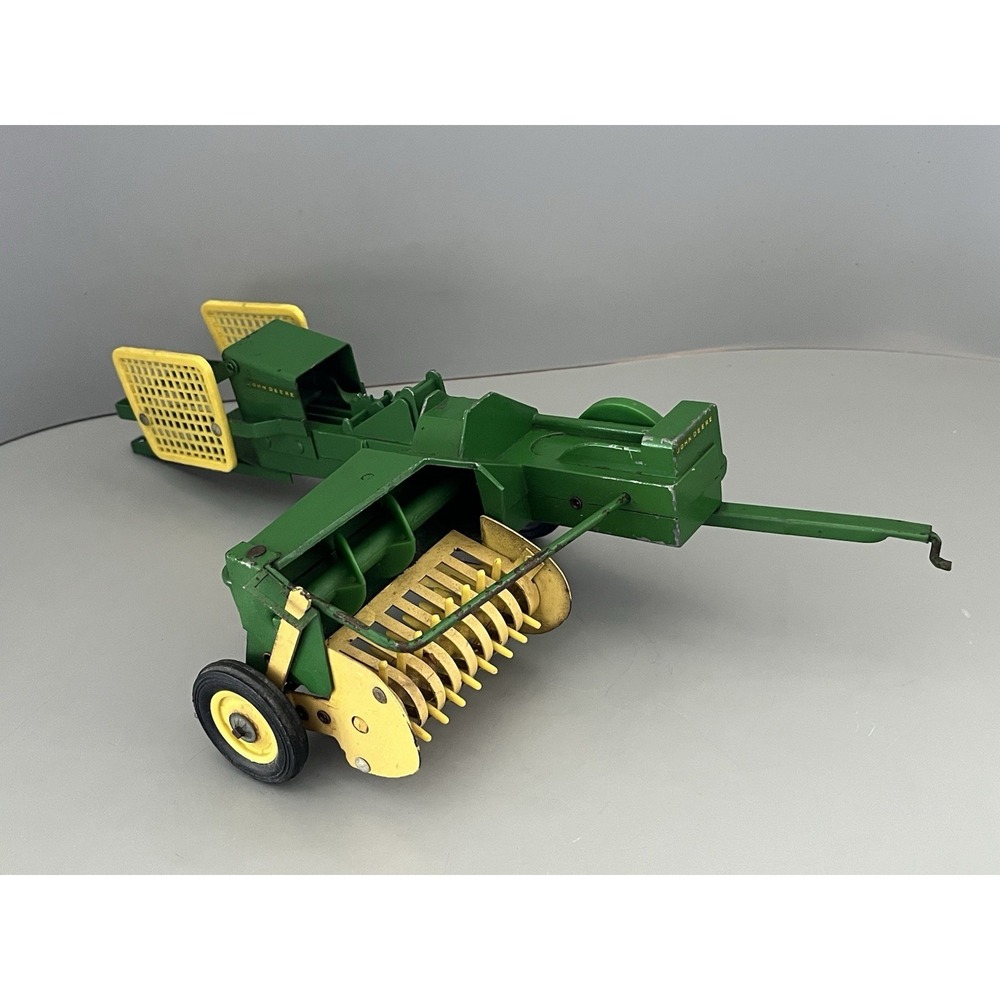 Vintage Ertl Die-cast 1:16 Scale John Deere 24-T Square Hay Baler